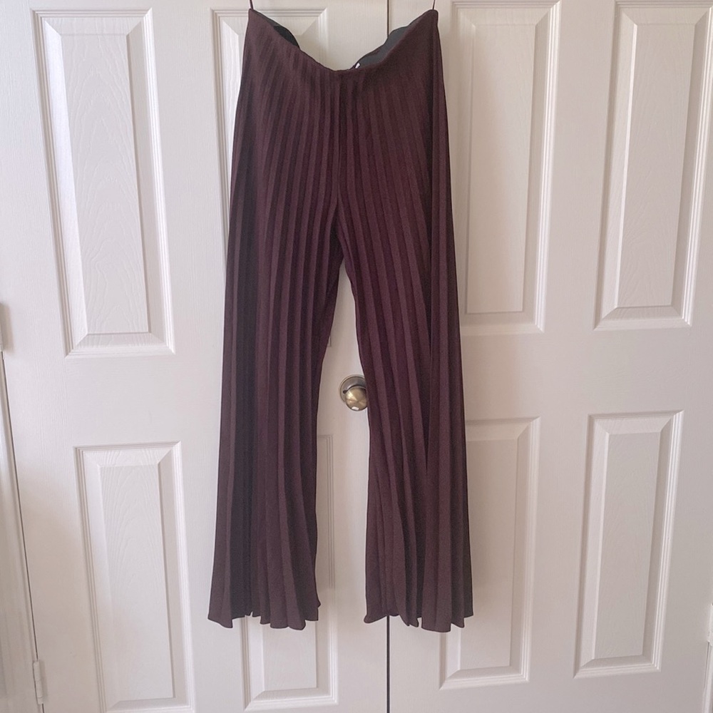 Zara Pleated Wide-Leg Trousers in Deep Burgundy/Maroon size Large